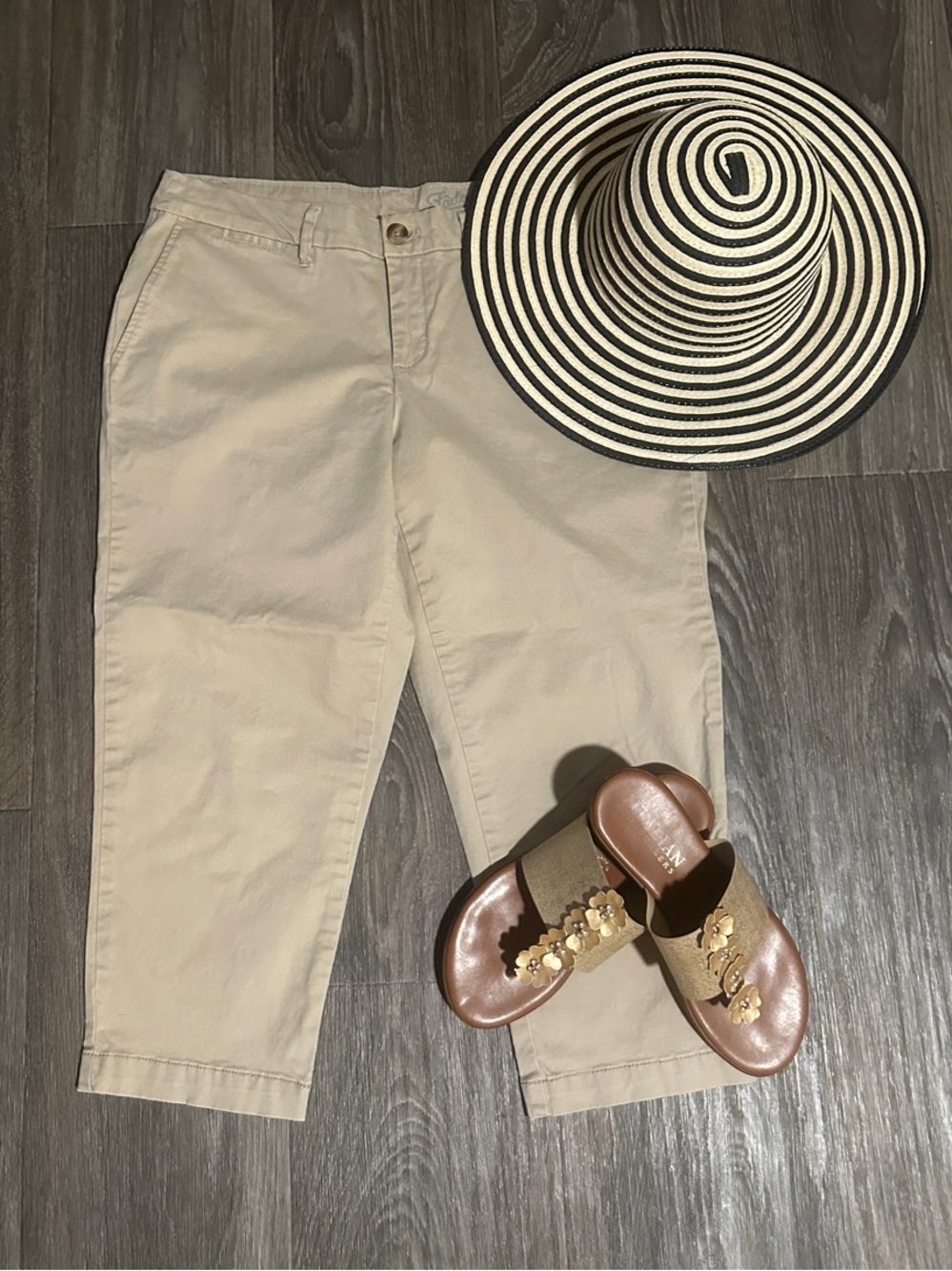 Faded Glory Khaki/Tan Cropped Pants